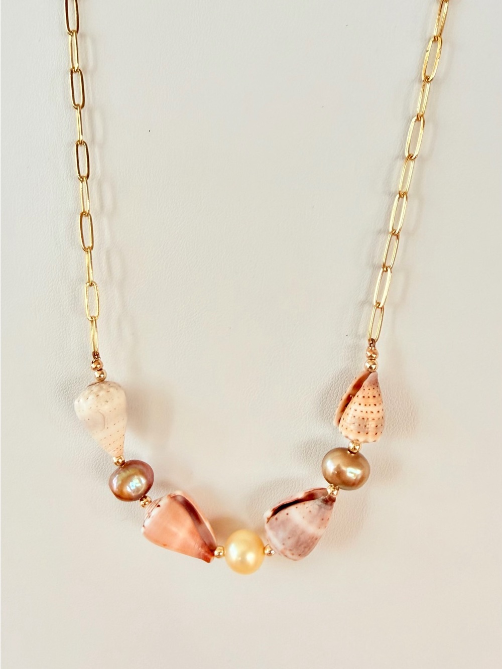 Gold Chain Necklace with Pink Shell and Pearl Beads